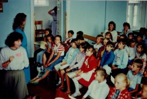 1992-07-27 VBS kids, Brest, BY